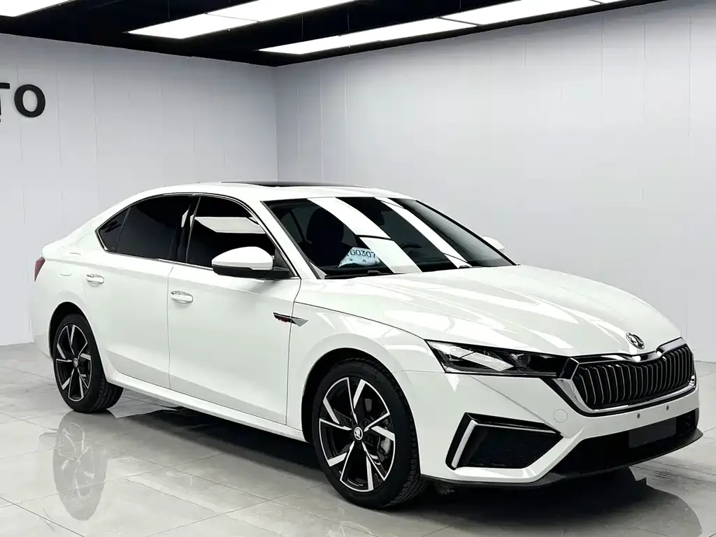 Skoda Octavia — фото 7