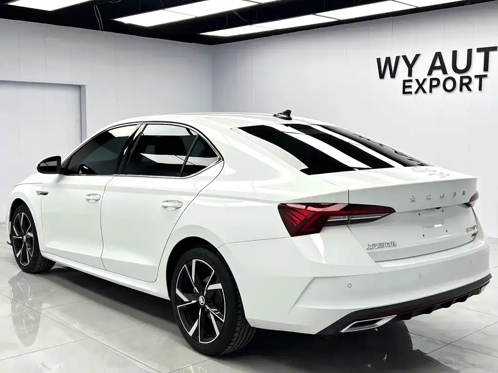 Skoda Octavia — фото 2