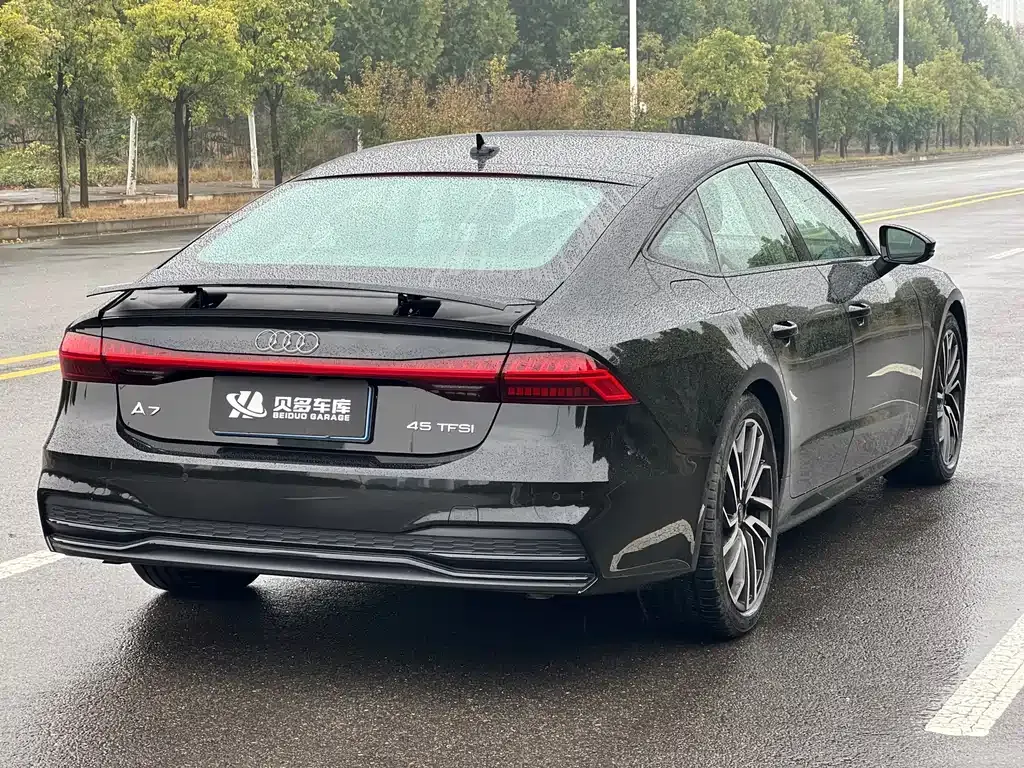 Audi A7 — фото 5