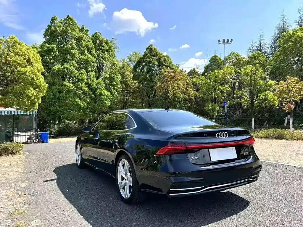 Audi A7L — фото 7