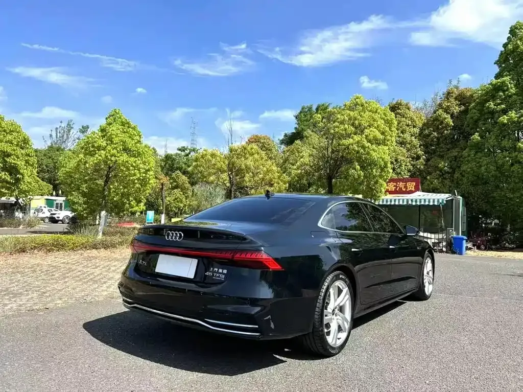 Audi A7L — фото 5