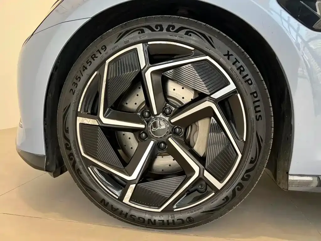 BYD Seal — фото 9