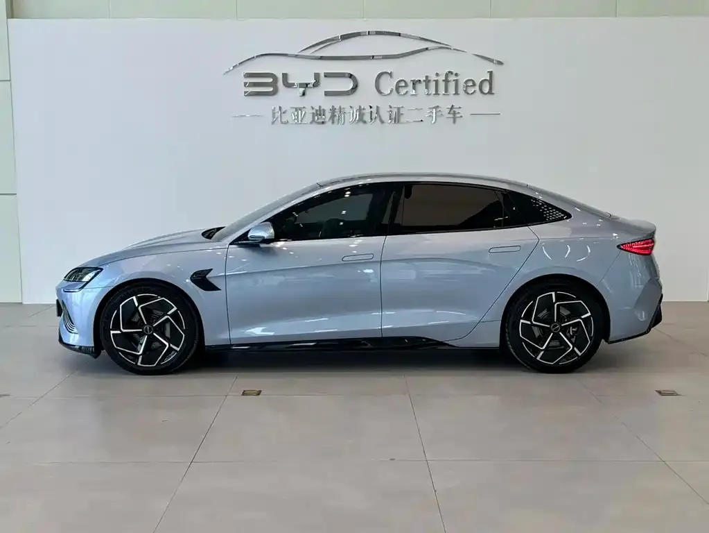BYD Seal — фото 10
