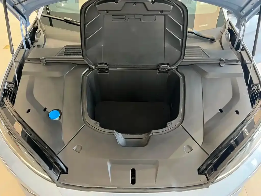 BYD Seal — фото 8
