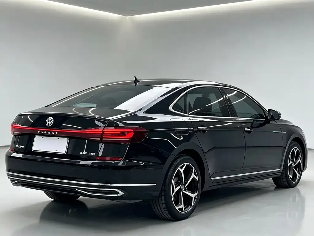 Volkswagen Passat — фото 9