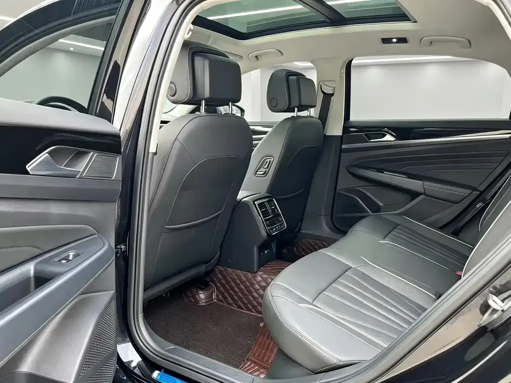 Volkswagen Passat — фото 4