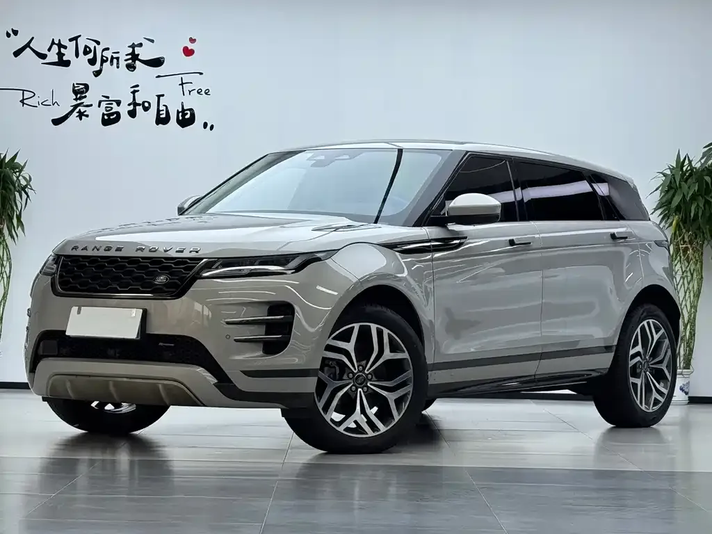 Land Rover Evoque — фото 1