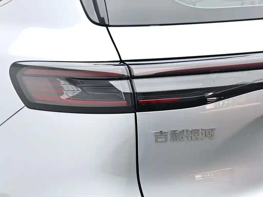 Geely Galaxy Xingjian 7 — фото 4