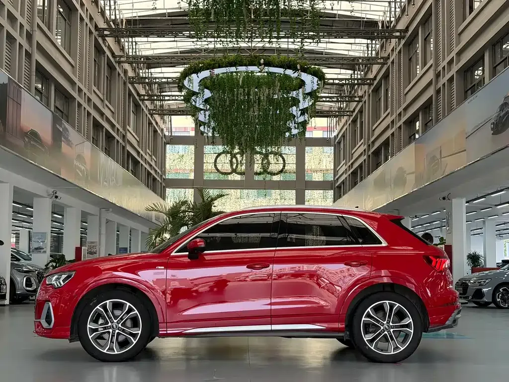 Audi Q3 — фото 10