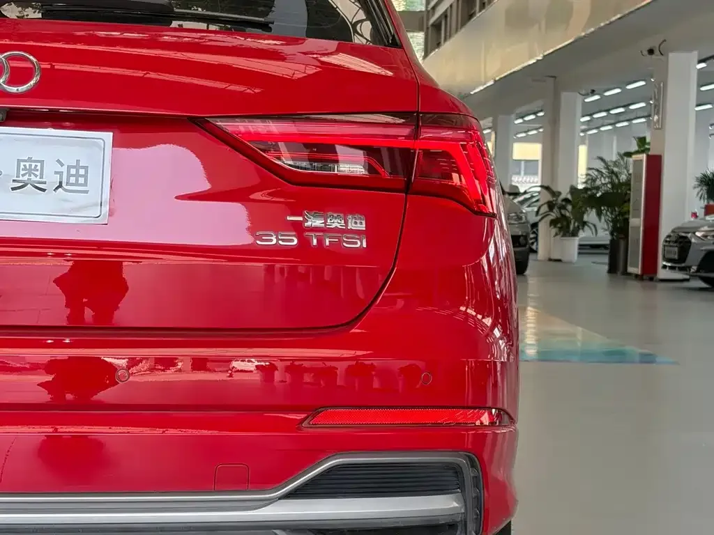 Audi Q3 — фото 3