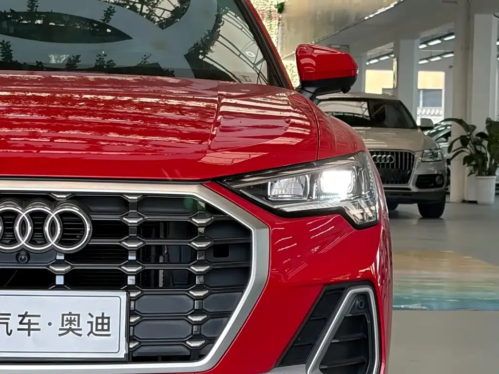 Audi Q3 — фото 4