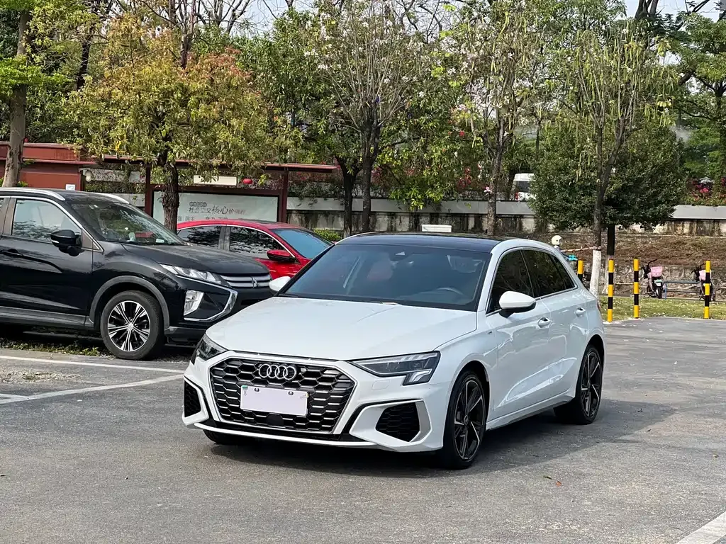 Audi A3 — фото 1