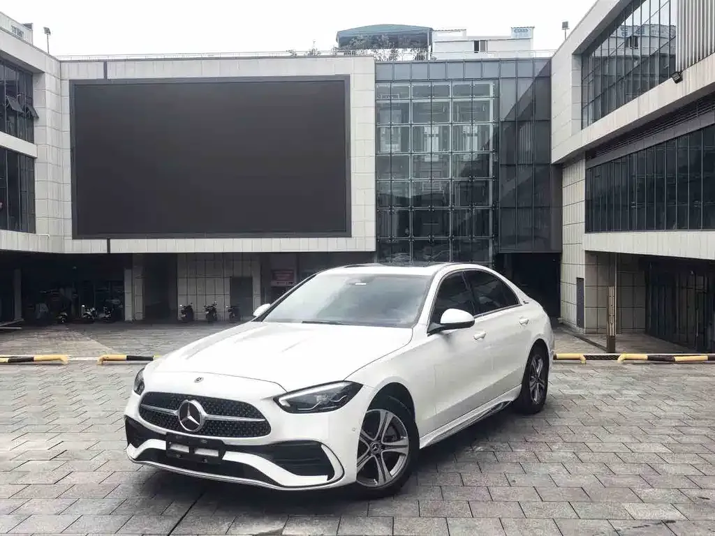 Mercedes-Benz C-Class — фото 1