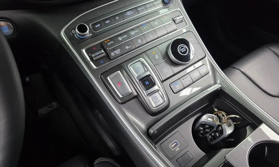 Hyundai Santafe — фото 8
