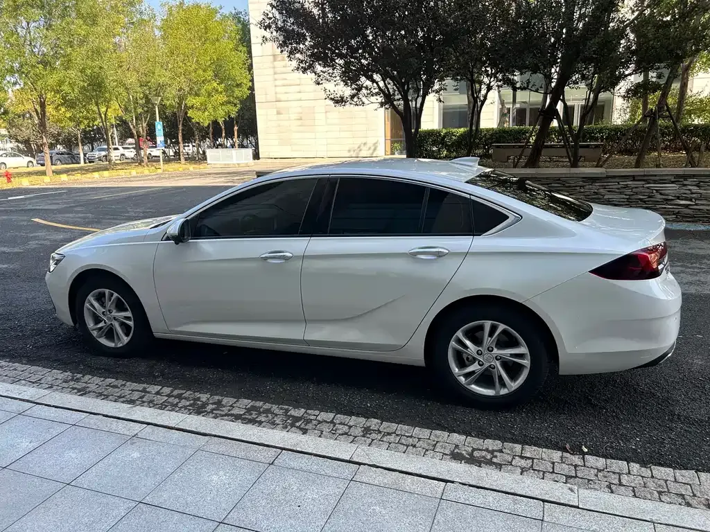 Buick Regal — фото 10