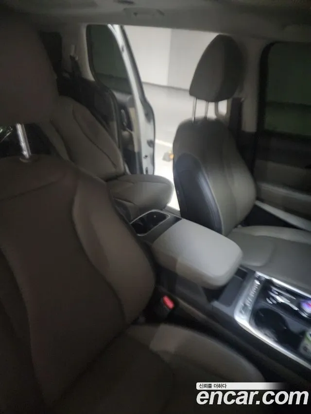 Kia Carnival — фото 10