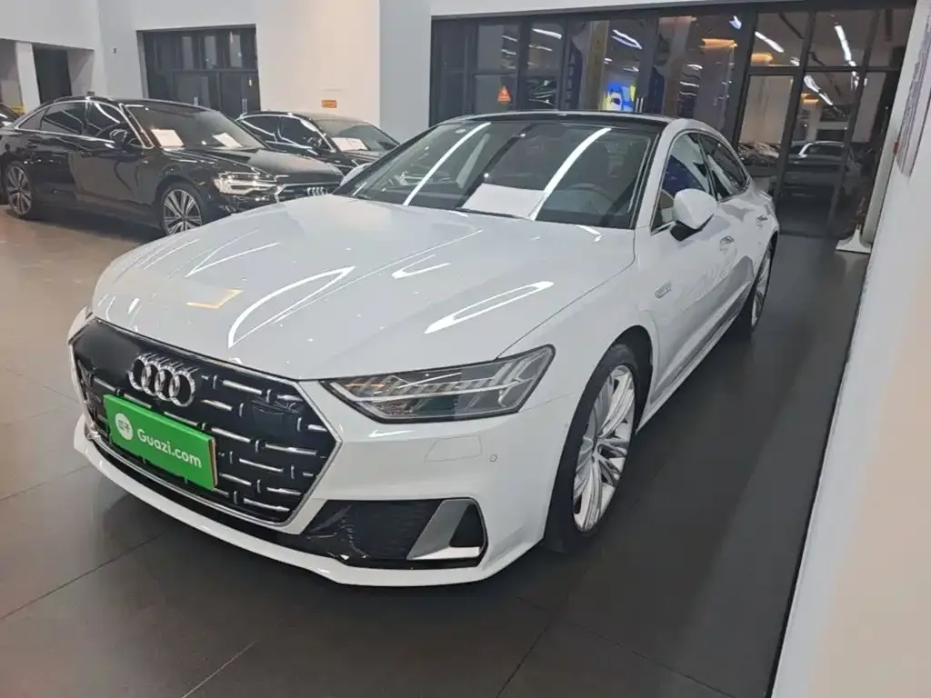 Audi A7L — фото 1