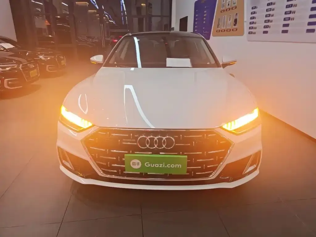 Audi A7L — фото 9