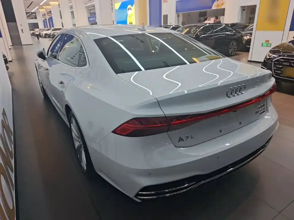 Audi A7L — фото 6