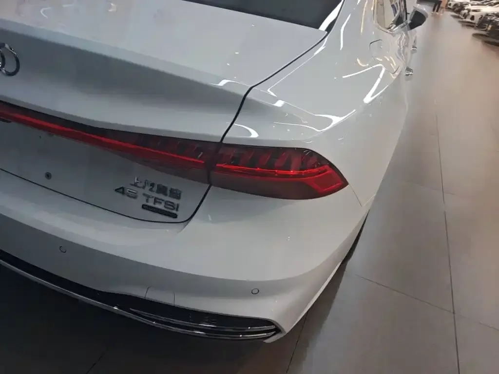 Audi A7L — фото 10