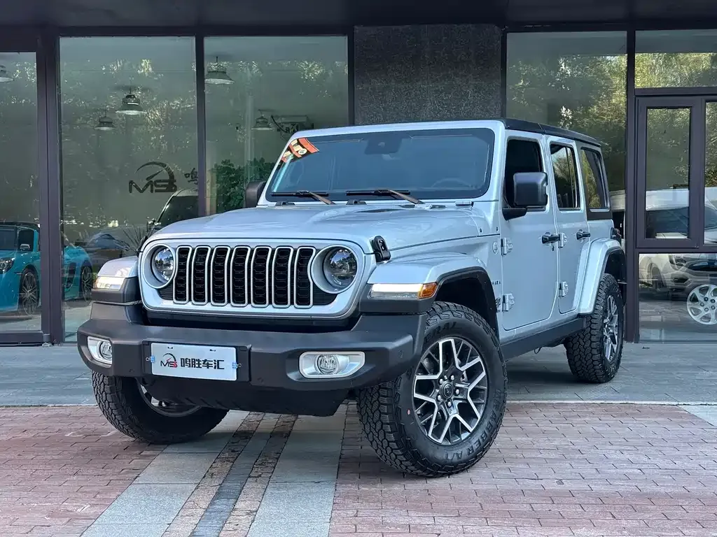 Jeep Wrangler — фото 1