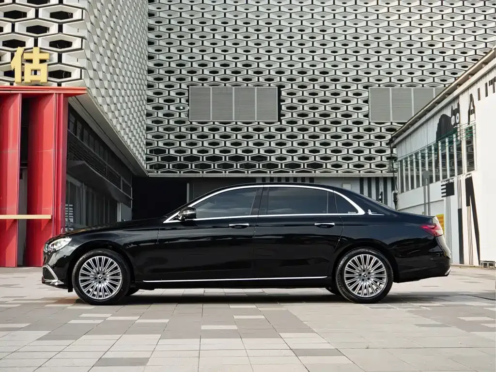 Mercedes-Benz E-Class — фото 10