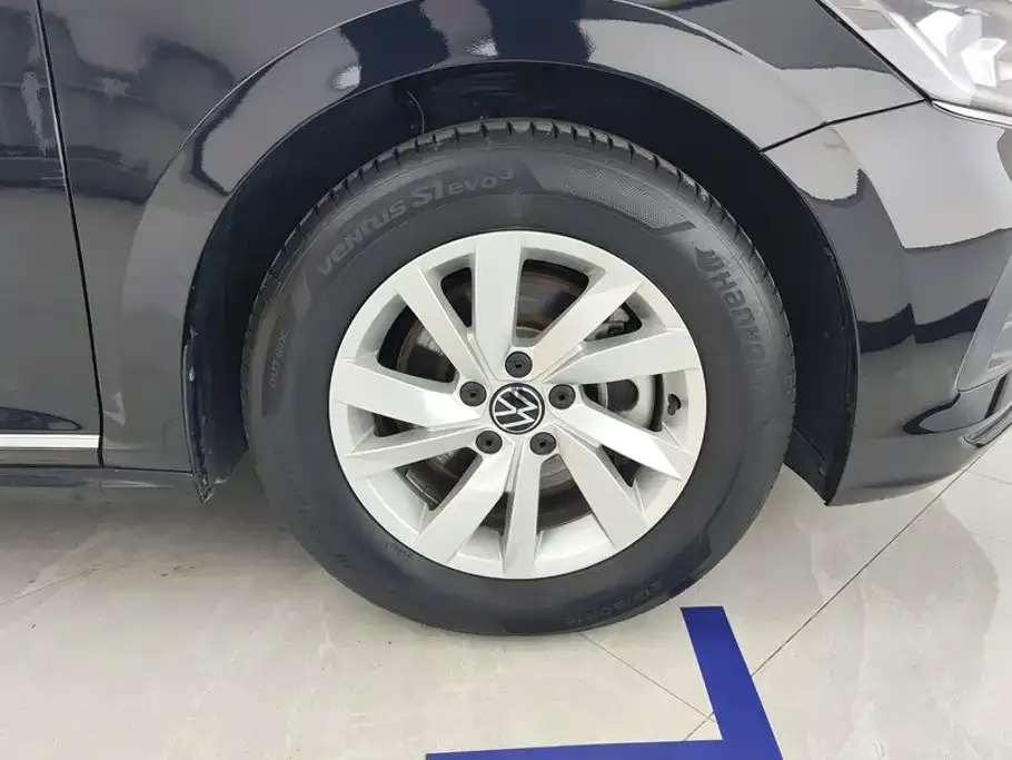 Volkswagen Passat — фото 7