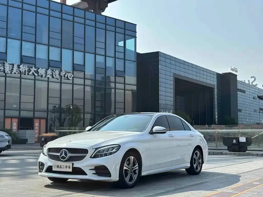Mercedes-Benz C-Class — фото 1