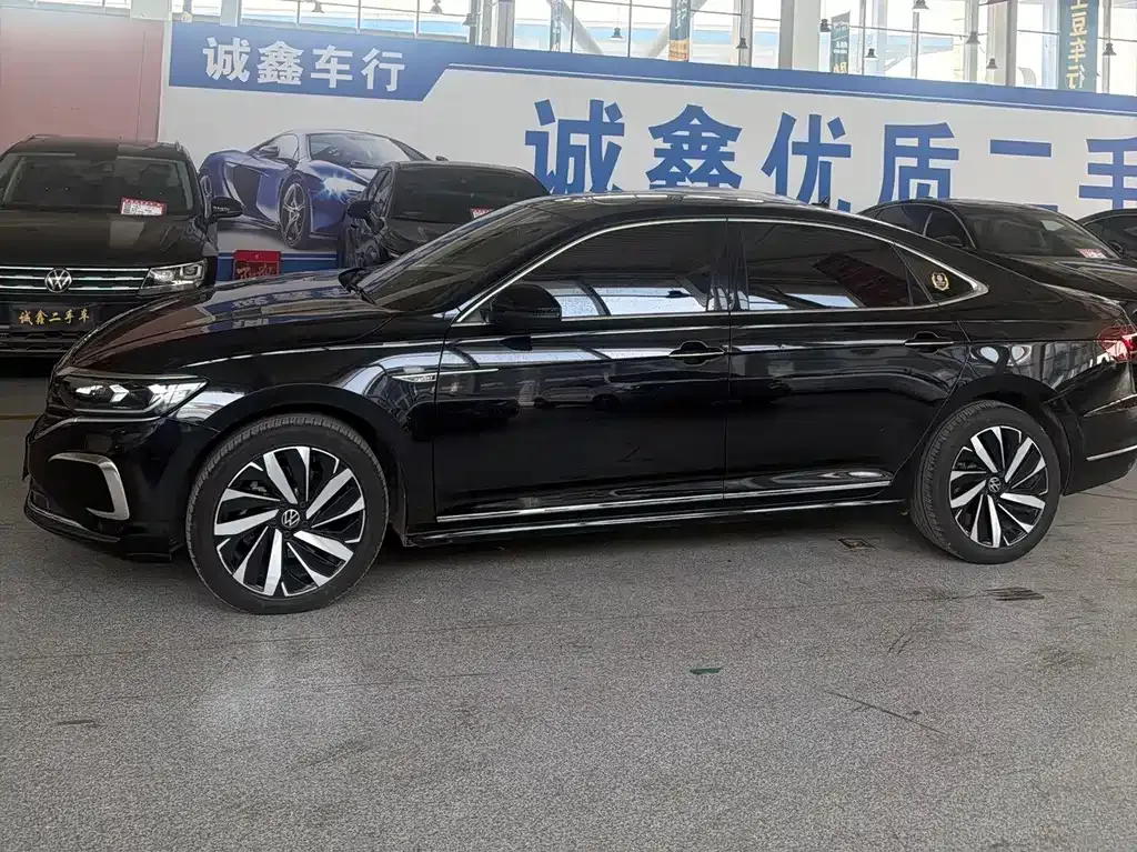 Volkswagen Passat — фото 8