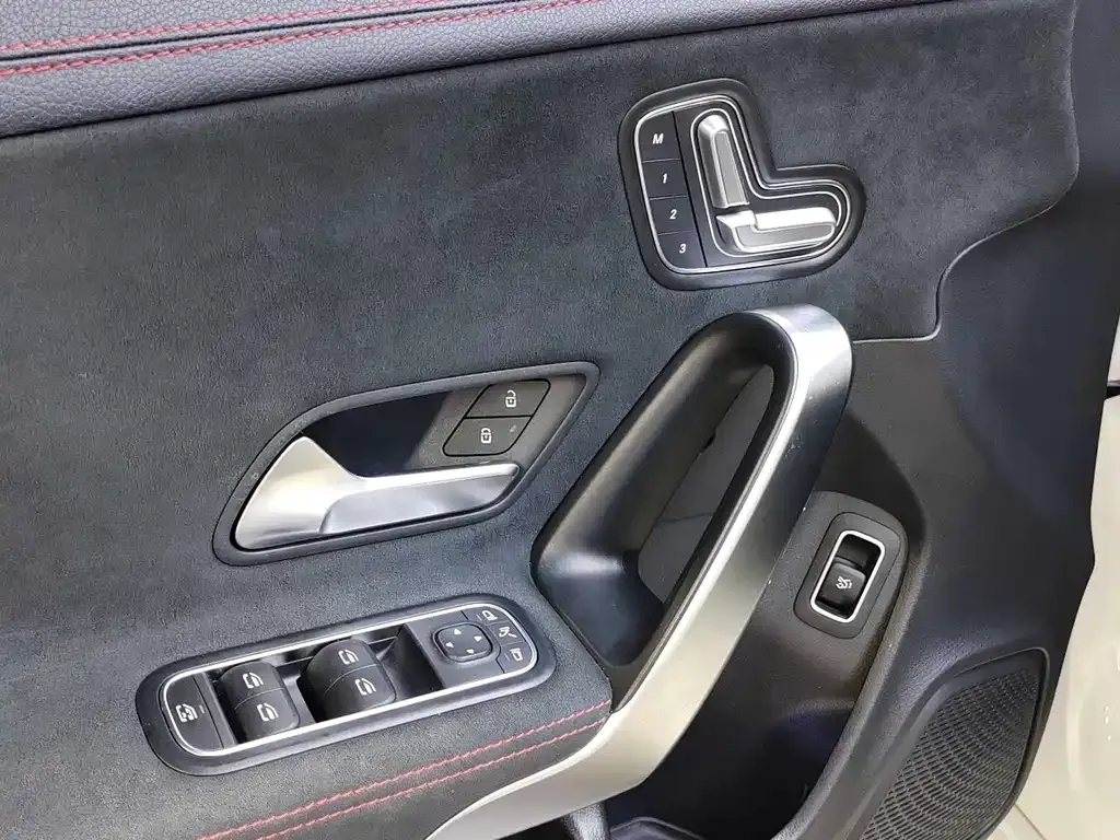 Mercedes-Benz CLA (Import) — фото 9