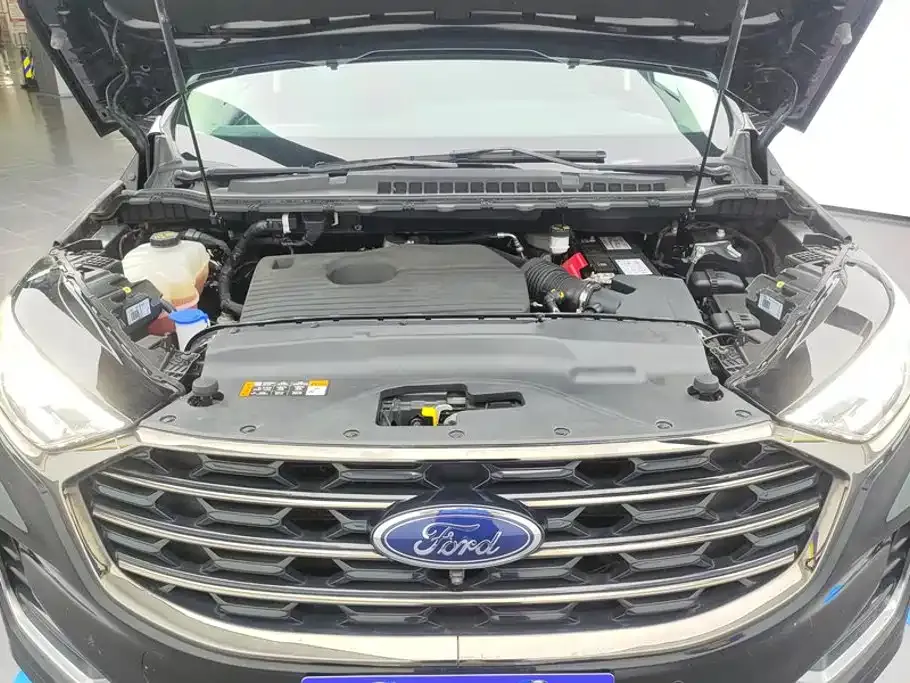 Ford Edge — фото 9