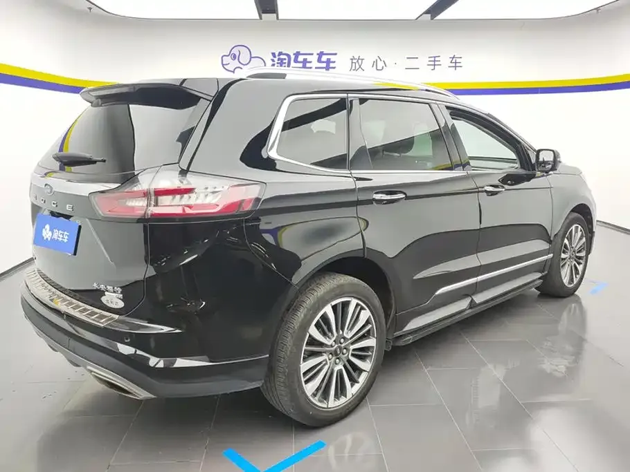 Ford Edge — фото 10