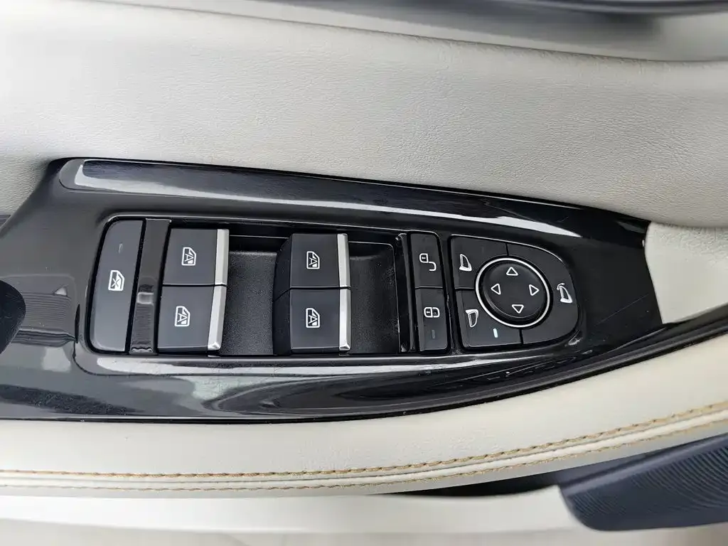 BYD PLUS New Energy — фото 4