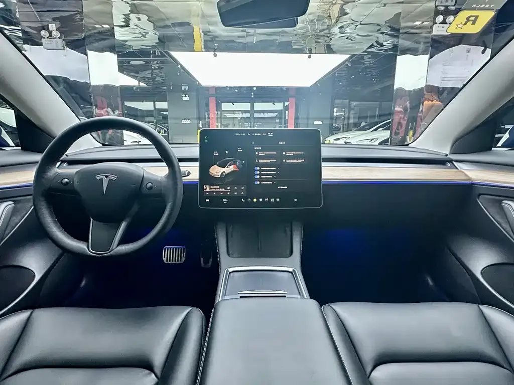 Tesla Model 3 — фото 5