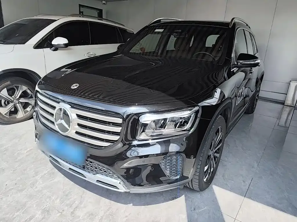 Mercedes-Benz GLB — фото 1