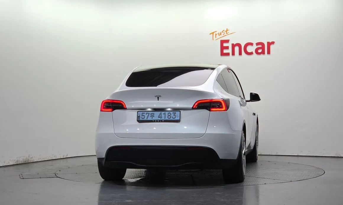 Tesla Model Y — фото 3