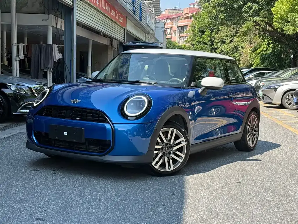 MINI Cooper (3-door) — фото 1