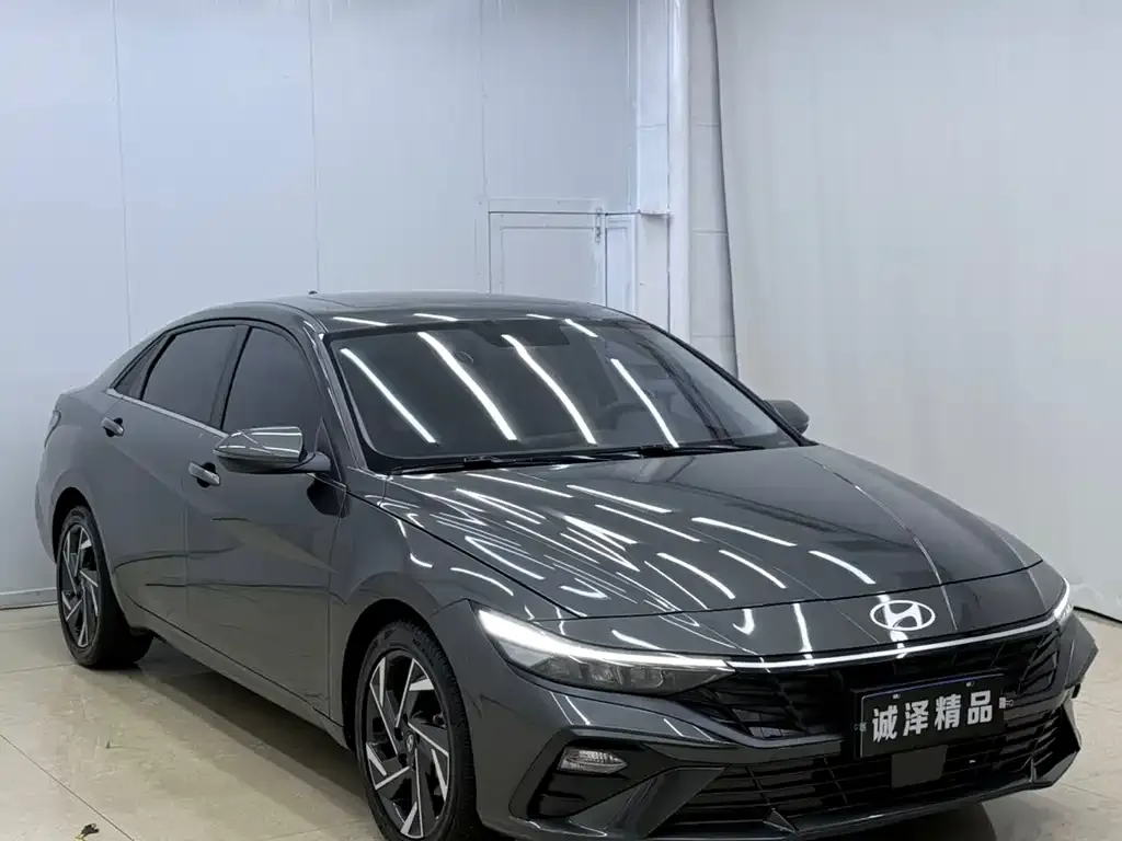 Hyundai Elantra — фото 4