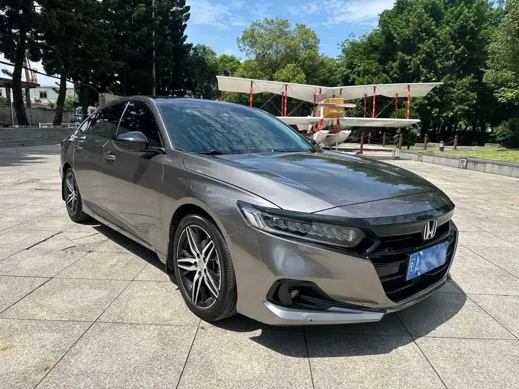 Honda Accord — фото 7