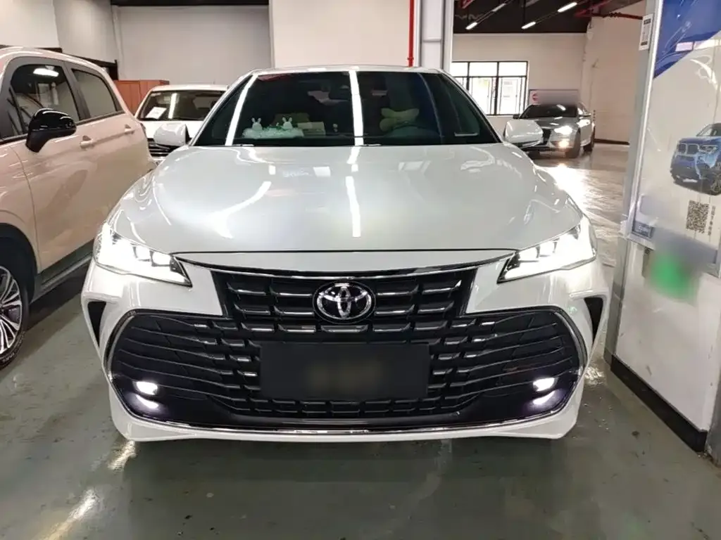 Toyota Avalon — фото 2