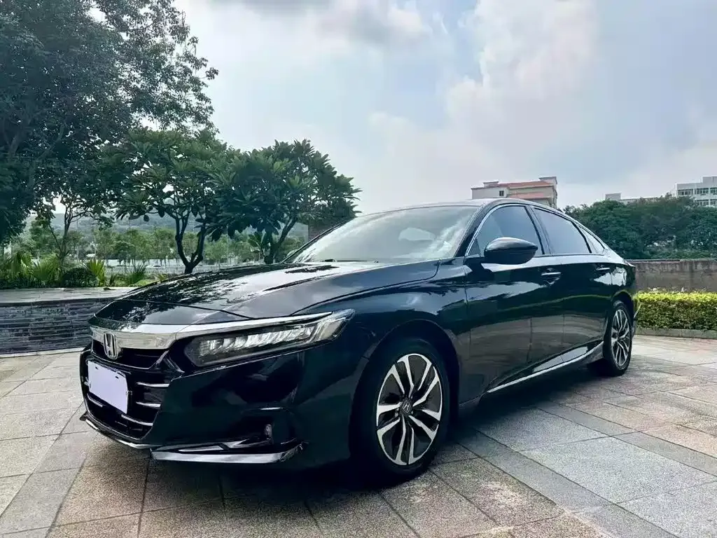 Honda Accord — фото 1