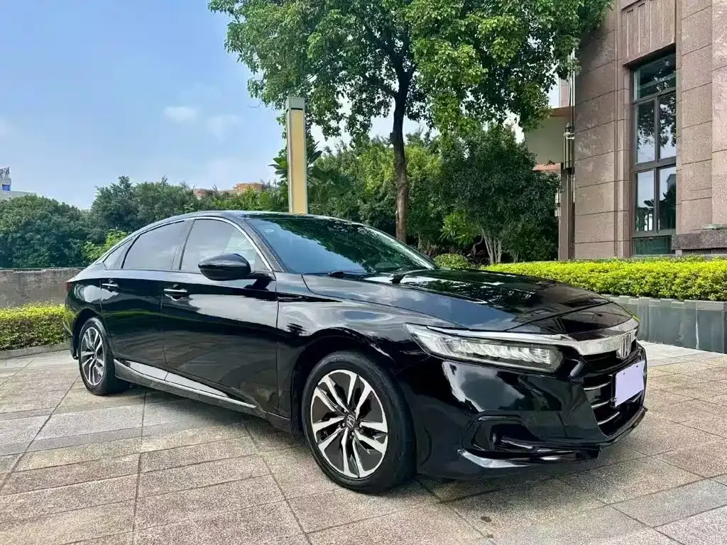 Honda Accord — фото 8