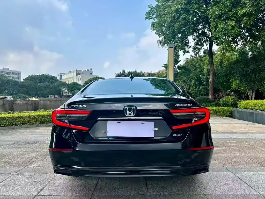 Honda Accord — фото 9