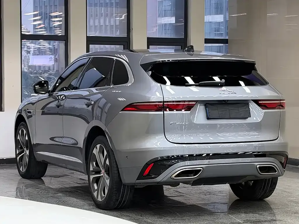 Jaguar F-PACE — фото 6