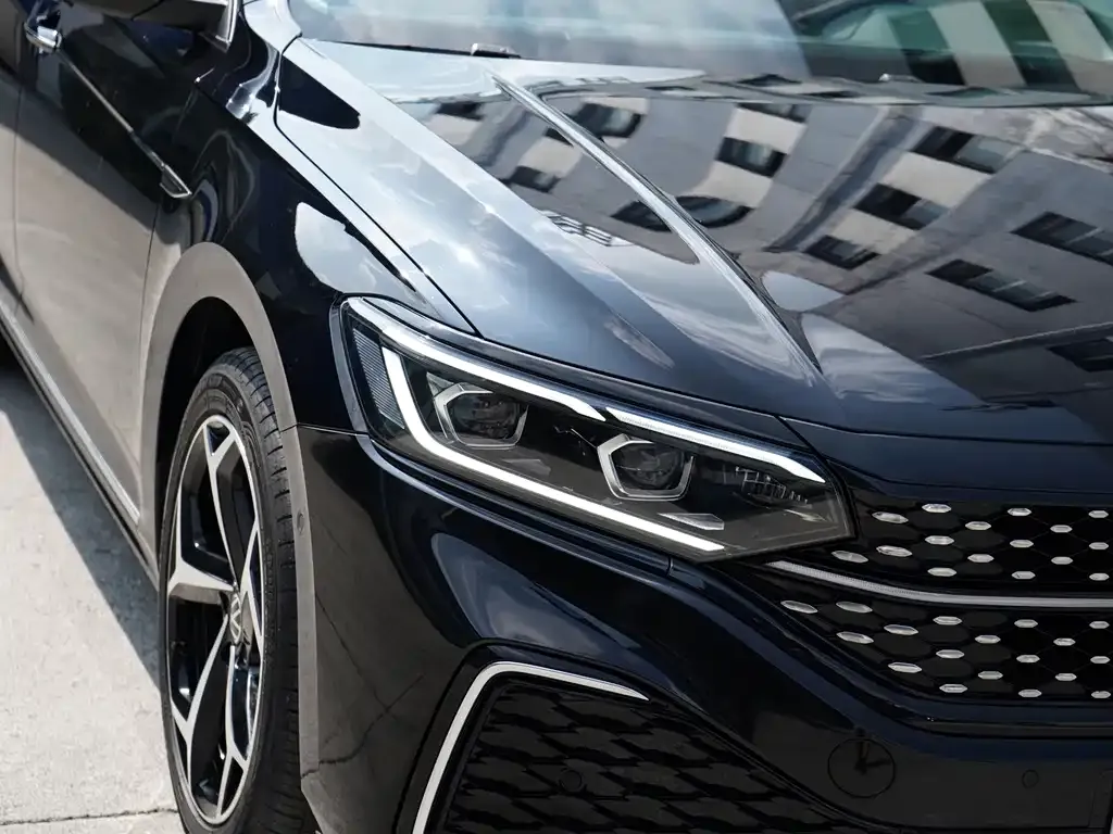 Volkswagen Passat — фото 9