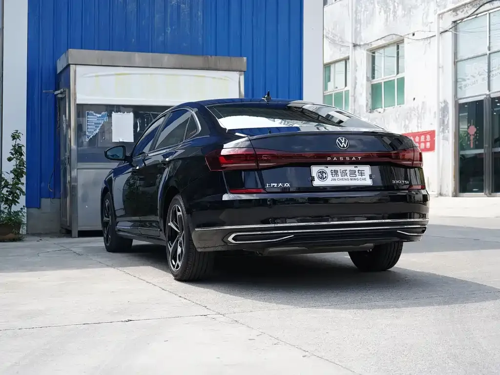 Volkswagen Passat — фото 3