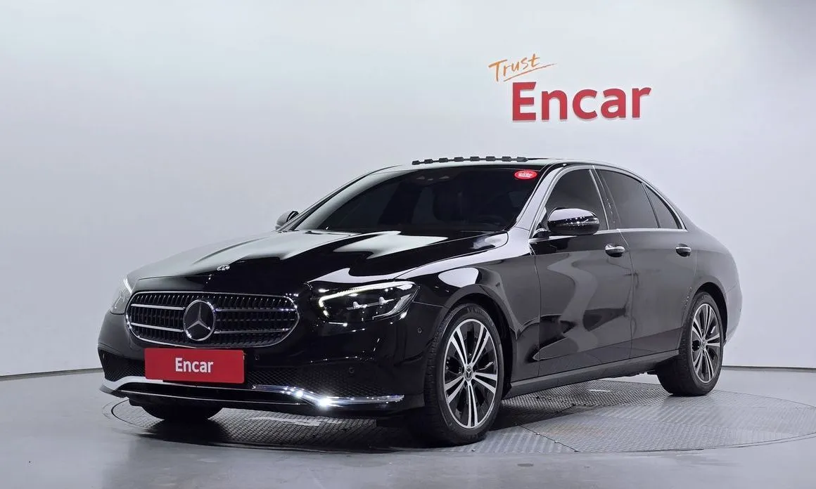 Mercedes-Benz E-Class — фото 1