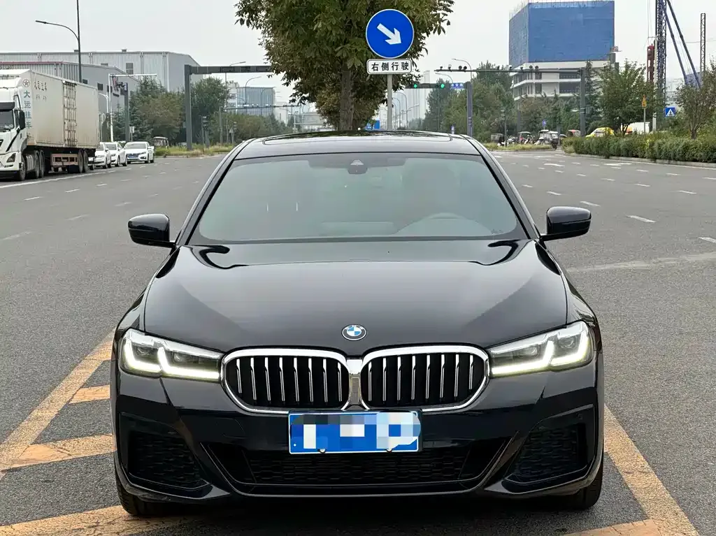 BMW 5 Series — фото 5