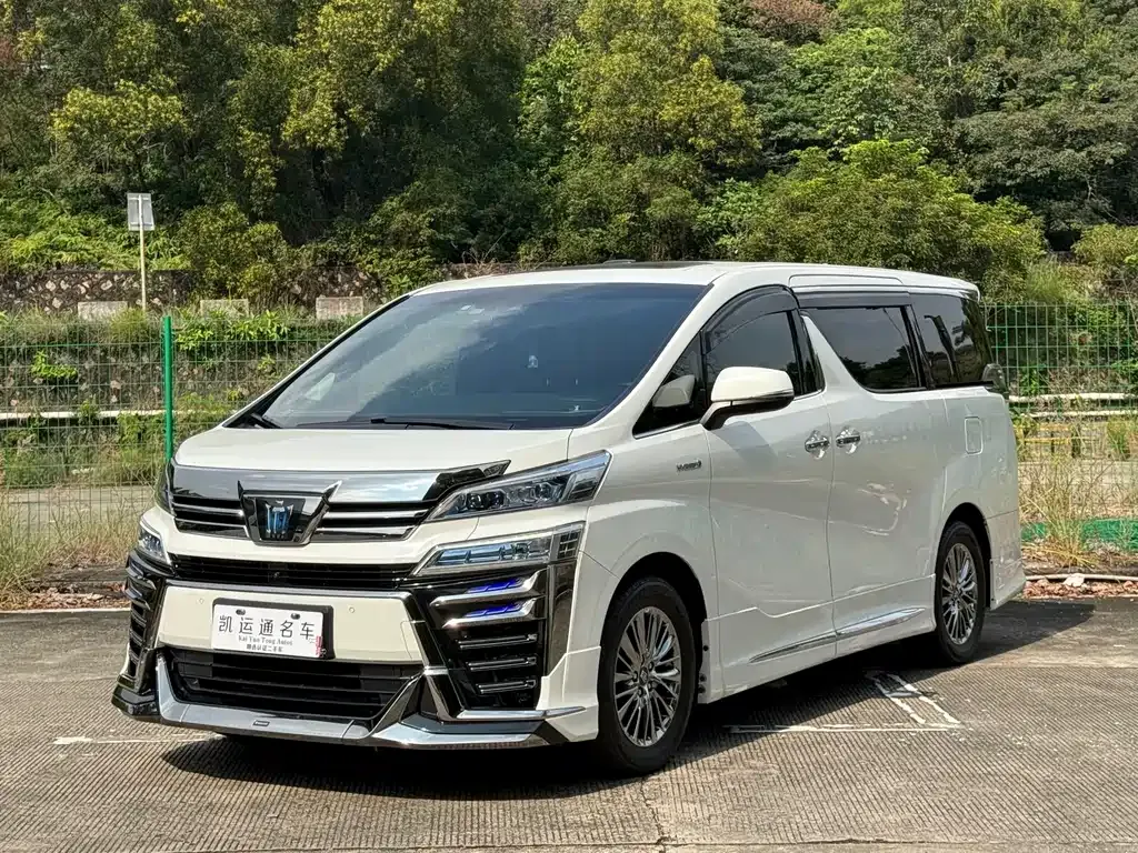 Toyota Vellfire — фото 6