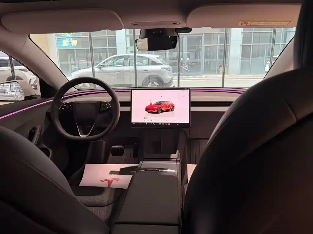Tesla Model 3 — фото 4